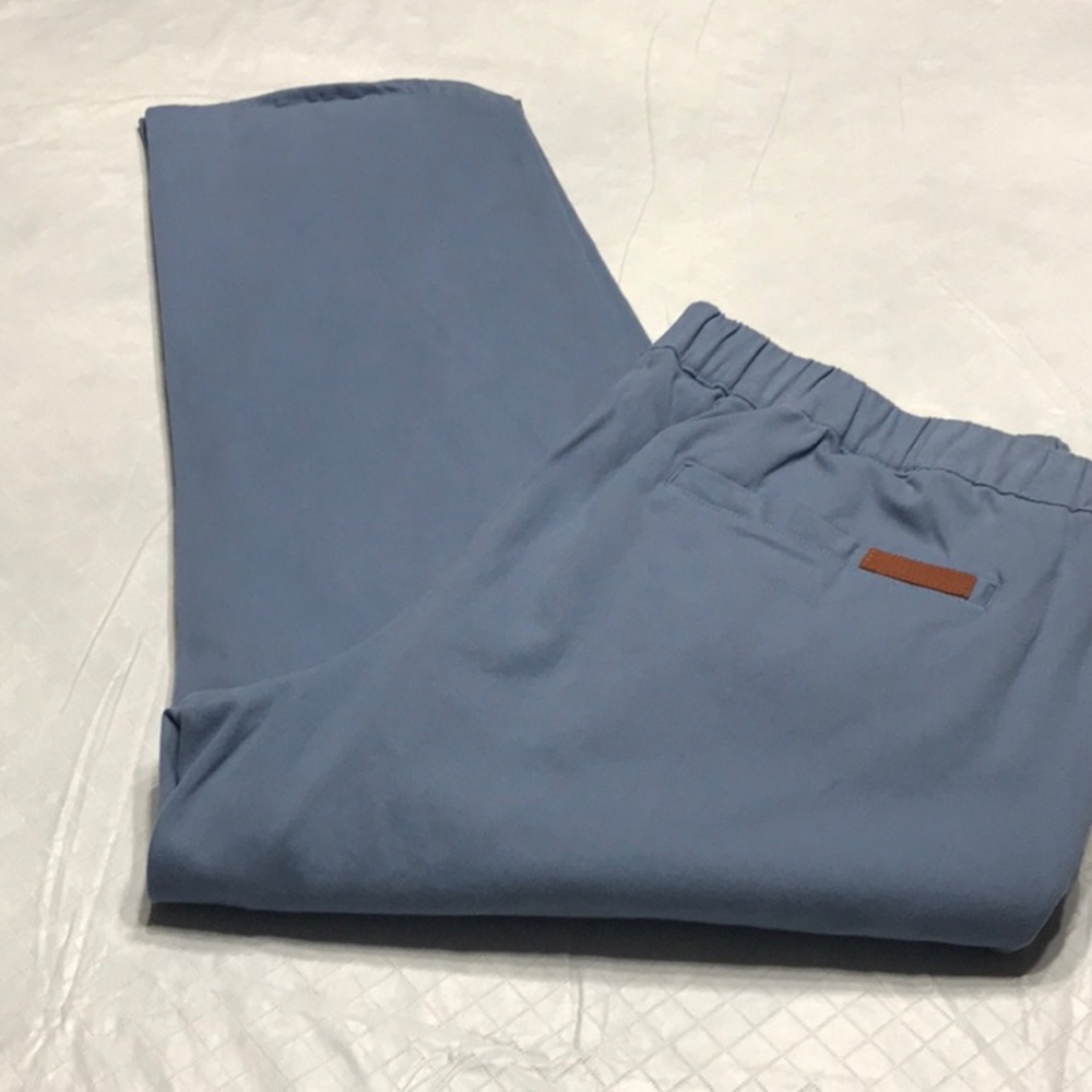 United By Blue~~Capris/Cropped 💙